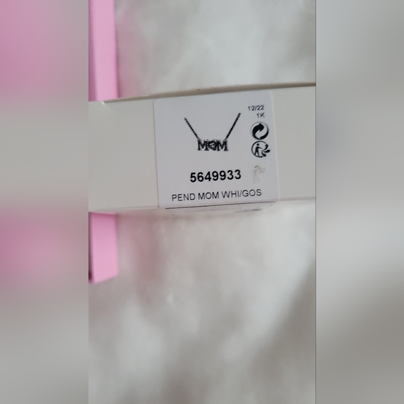 Swarovski Gold 'Mom' Necklace with Box And Pink Packaging Bag. Brand New. - Picture 5 of 7